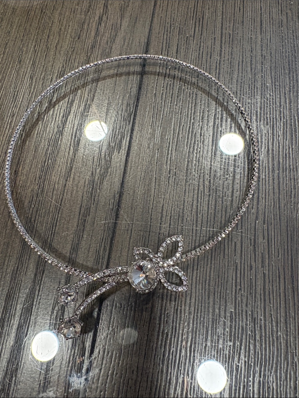 Butterfly choker